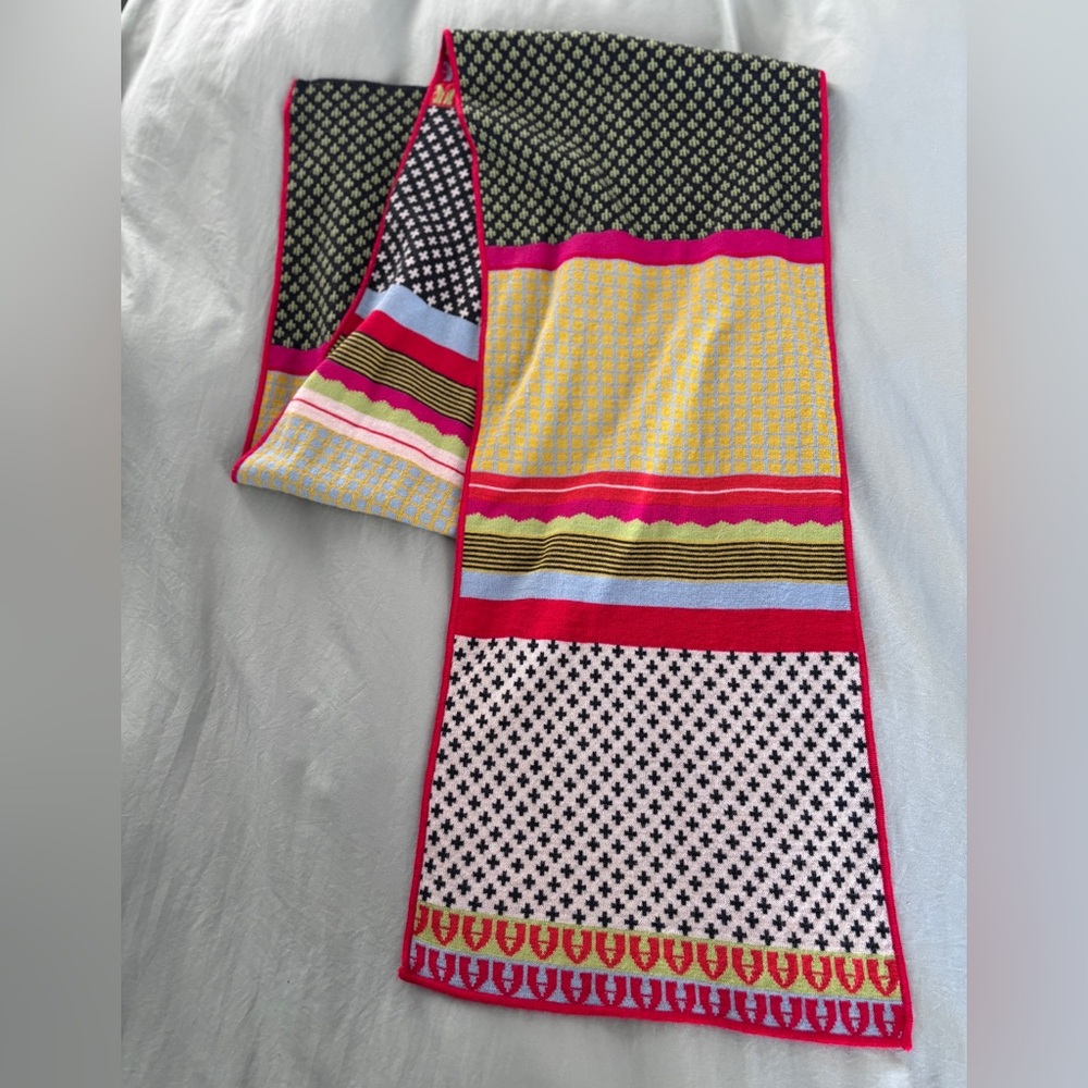 Adventures des Toiles Green Pattern Wool Scarf